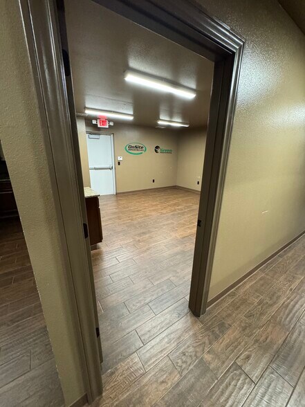More Photos Of 2301 Oak St, Abilene Unknown For Lease