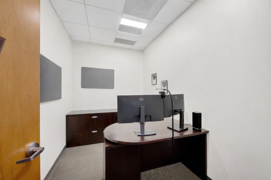 More Photos Of 2001 Central Park Ave, Yonkers Office For Sale