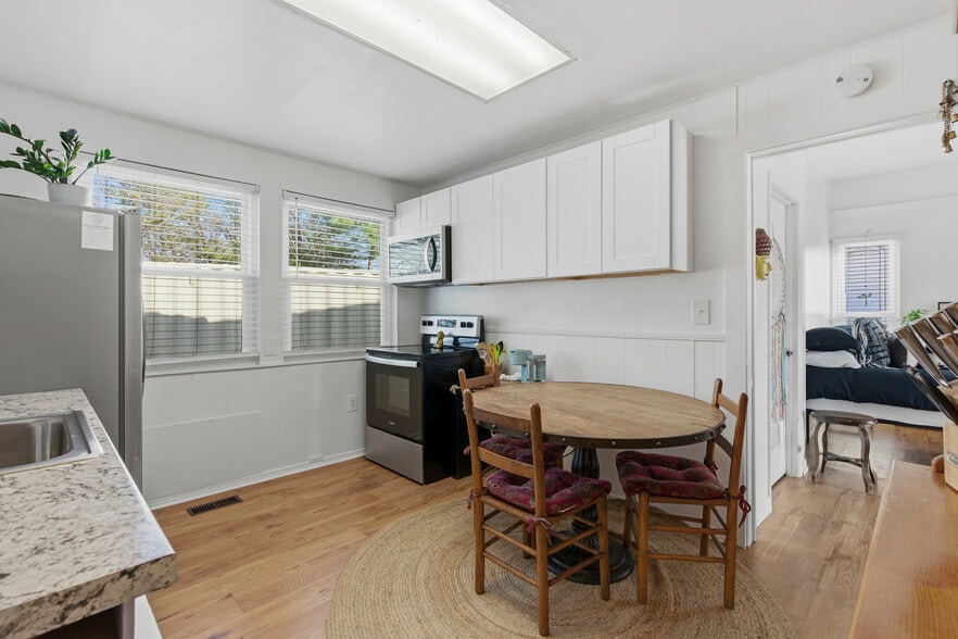 More Photos Of 2831 Columbine Pl, Nashville Freestanding For Sale