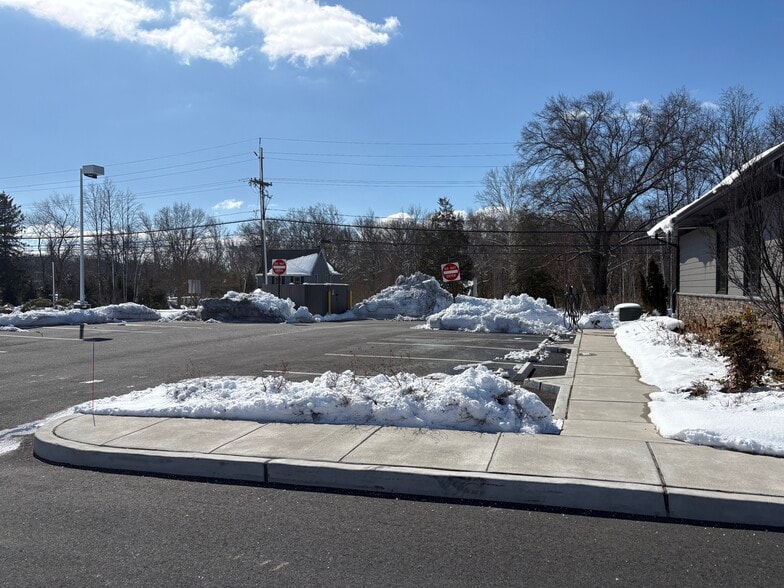 More Photos Of 1381 Fairview Blvd, Delran Office For Sale