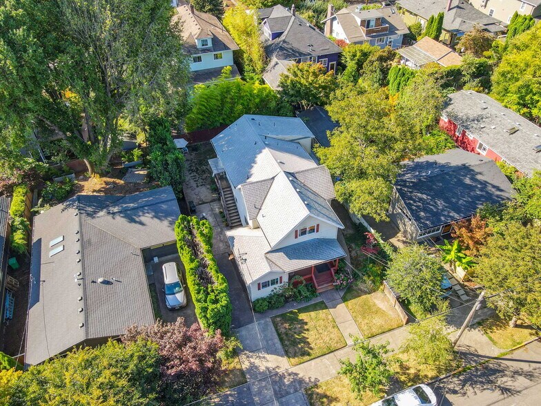 More Photos Of 1414 SE Lambert St, Portland Apartments For Sale