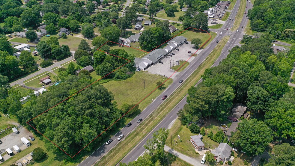 More Photos Of 2058-2090 George Washington Memorial Hwy, Gloucester Point General Retail For Sale