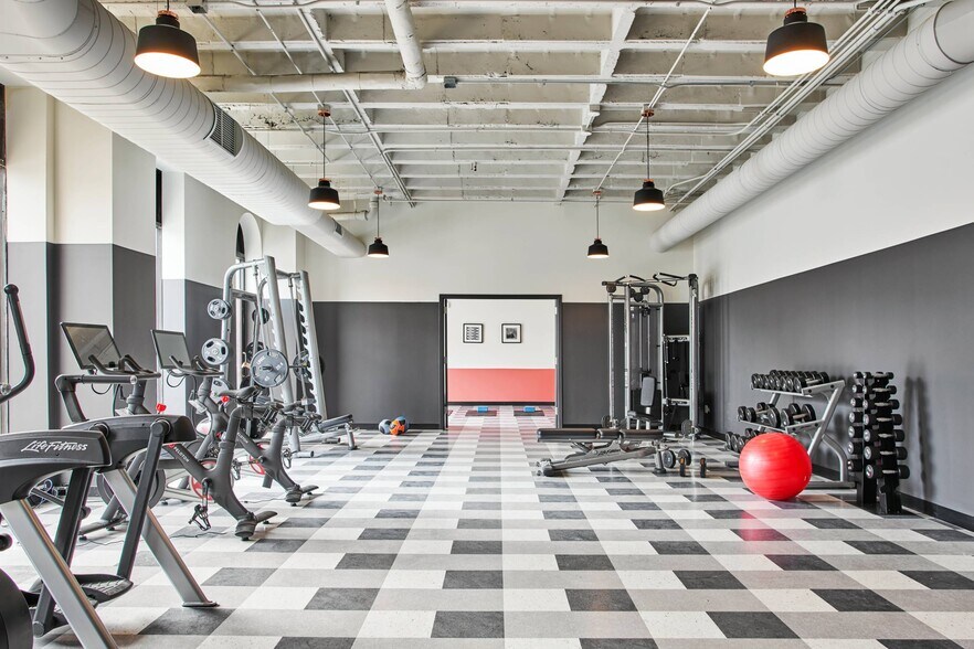 More Photos Of 5200 N Sheridan Rd, Chicago Apartments For Lease