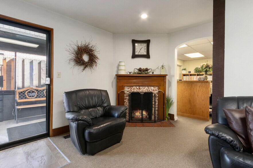 More Photos Of 2040 6th Ave, Tacoma Office For Sale