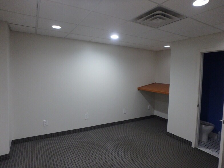 More Photos Of 112 E 5th St, Chaska Office For Sale