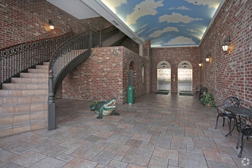 More Photos Of 201 SE 2nd Ave, Gainesville Office Residential For Sale