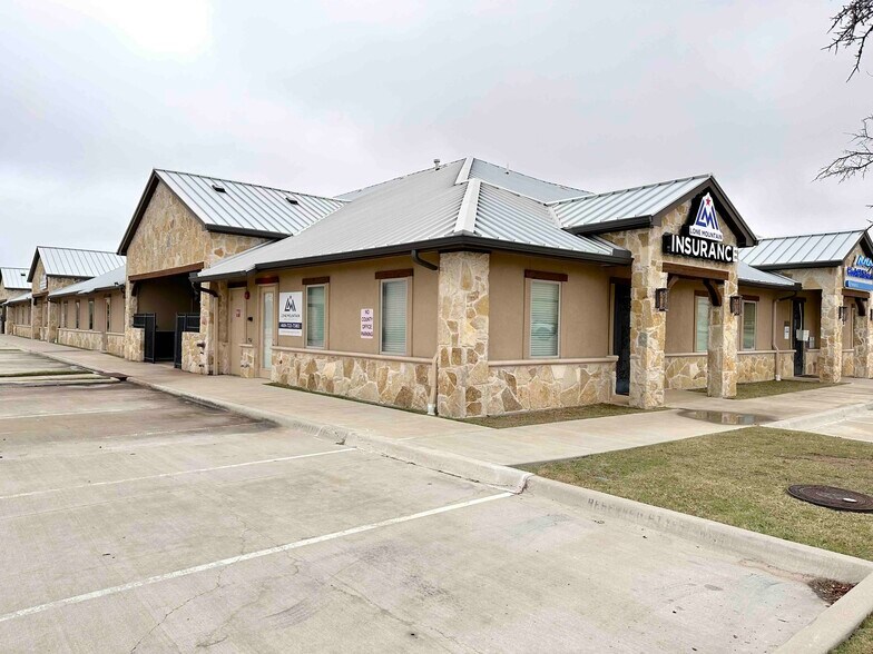 More Photos Of 255 W Lebanon, Frisco Medical For Lease