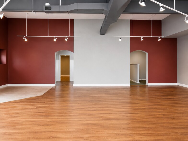 More Photos Of 432 Broad St, Shrewsbury Storefront For Lease