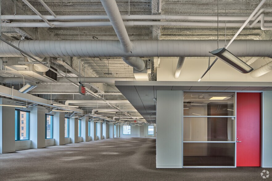 More Photos Of 150 W Jefferson Ave, Detroit Office For Lease