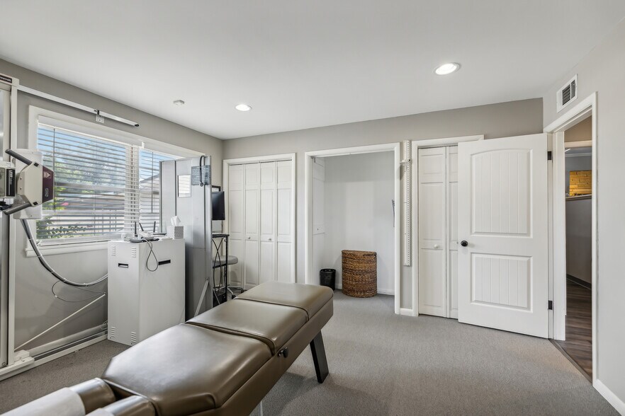 More Photos Of 930 W Main St, Jenks Medical For Sale