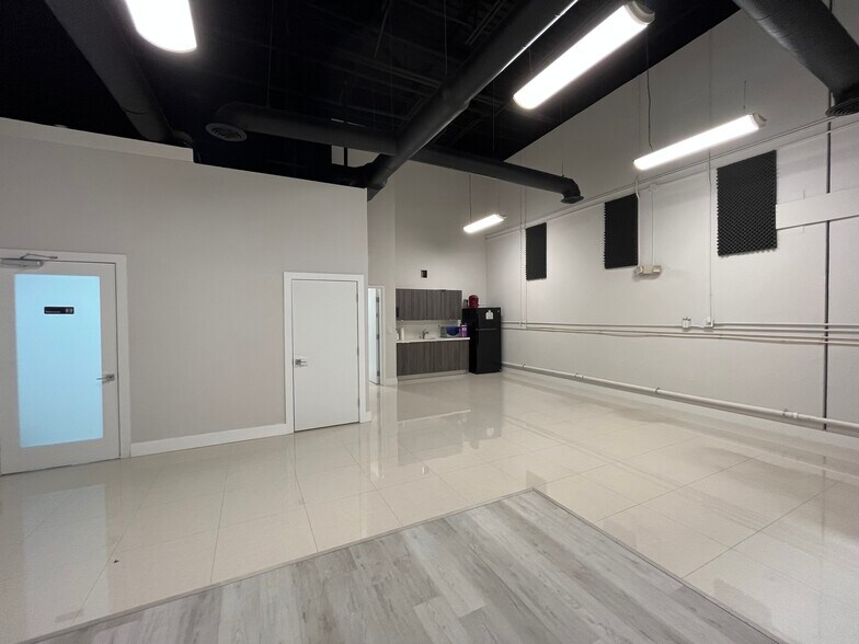 More Photos Of 10388 State Road 84, Davie Warehouse For Lease