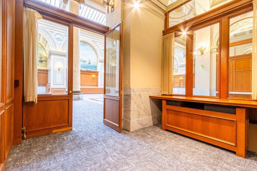 More Photos Of 465 California St, San Francisco Office For Lease
