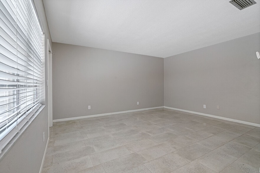 More Photos Of 3960 12th St, Saint Petersburg Apartments For Sale