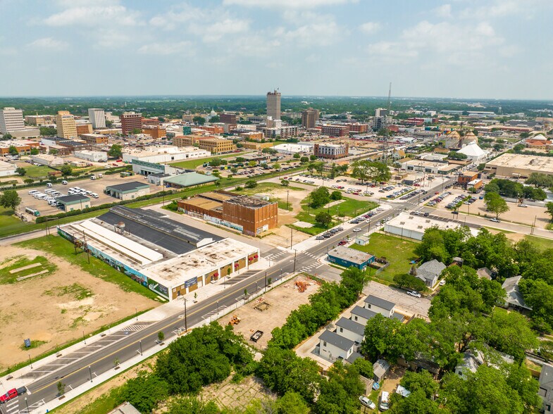 More Photos Of 511 S 10th St, Waco Specialty For Sale