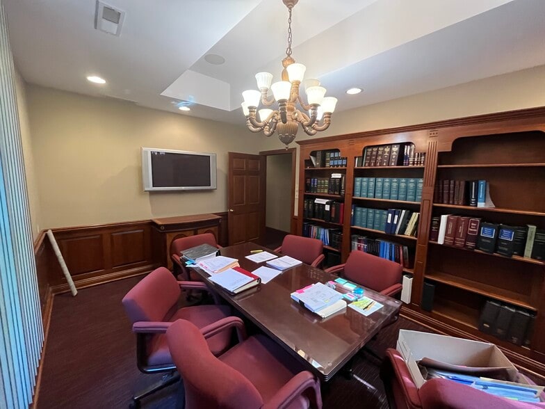 More Photos Of 2611 Chicago St, Valparaiso Medical For Sale