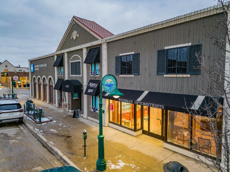More Photos Of 220-222 S Main St, Rochester Medical For Lease