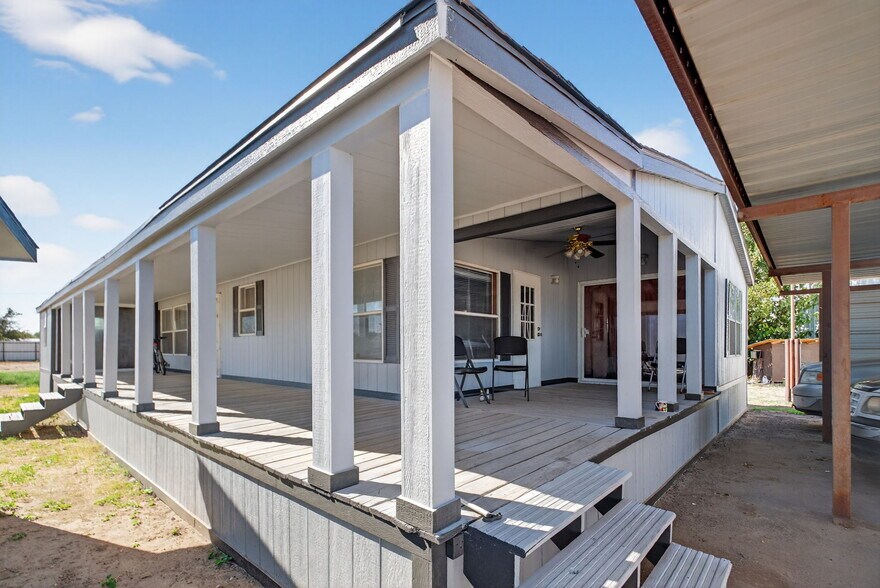 More Photos Of 11010 W Joan Dr, Odessa Warehouse For Lease