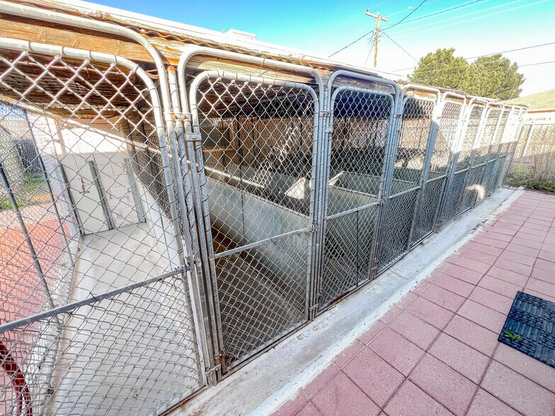 More Photos Of 3400 N Big Spring St, Midland Veterinarian Kennel For Sale