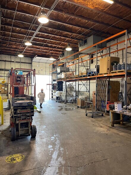 More Photos Of 1804 S Harwood St, Dallas Warehouse For Lease