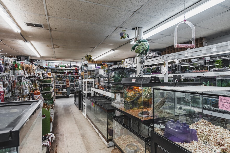 More Photos Of 2006 Camden Ave, Parkersburg Storefront Retail Residential For Sale