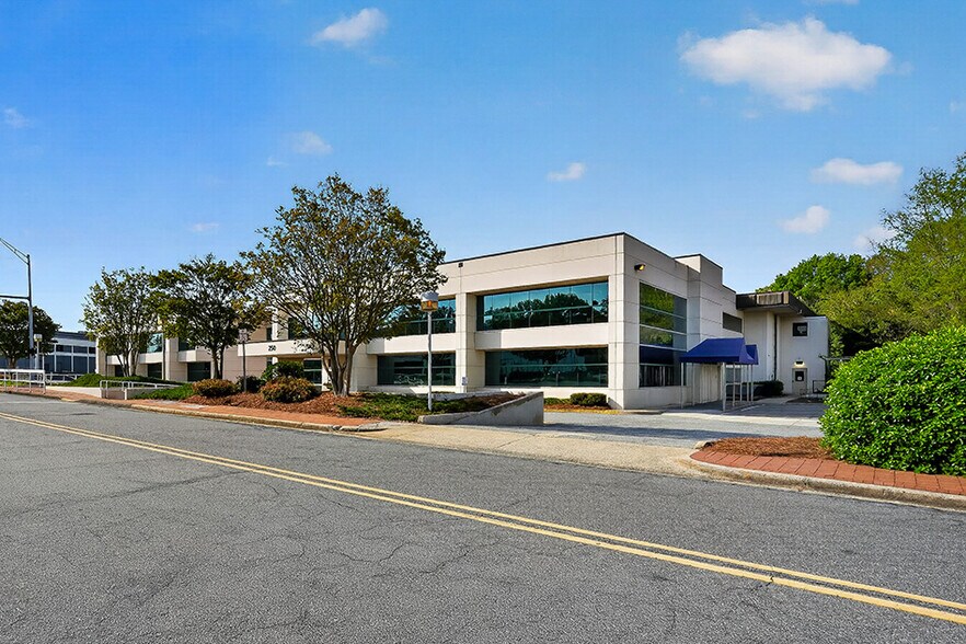 More Photos Of 240-250 Charlois Blvd, Winston-Salem Medical For Lease