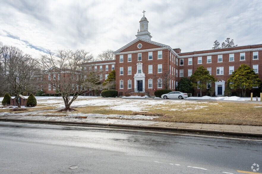 Primary Photo Of 60 Austin Ave, Greenville Schools For Sale