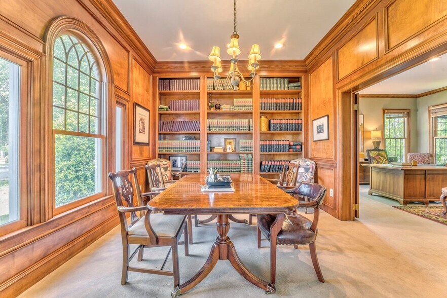 More Photos Of 417 Court St, Calhoun Office For Sale