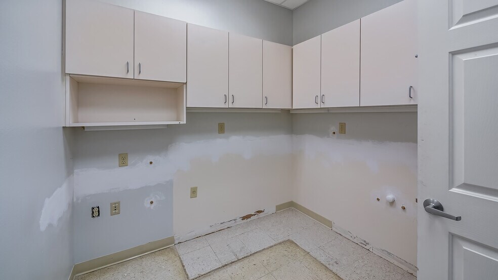 More Photos Of 16215 Sr-50 Hwy, Clermont Storefront For Lease