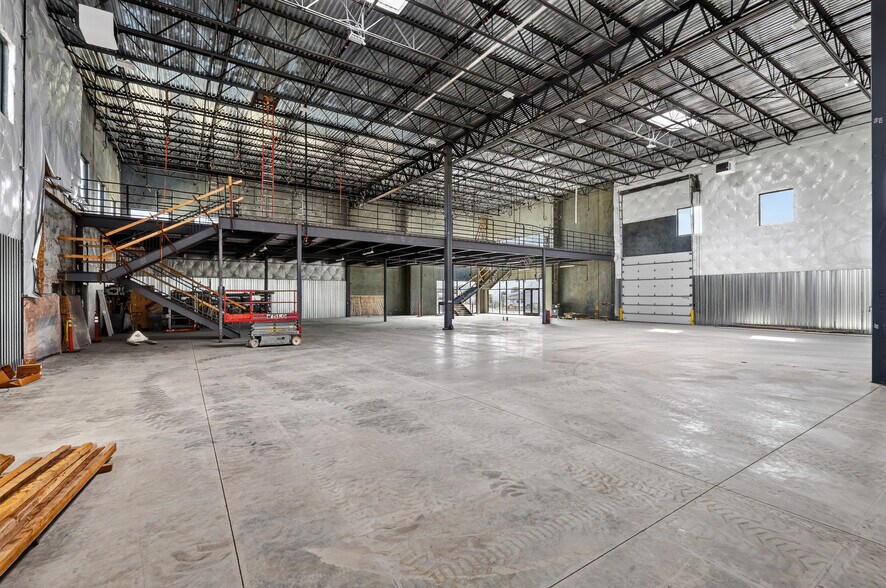 More Photos Of 22421 E Appleway Ave, Liberty Lake Showroom For Lease