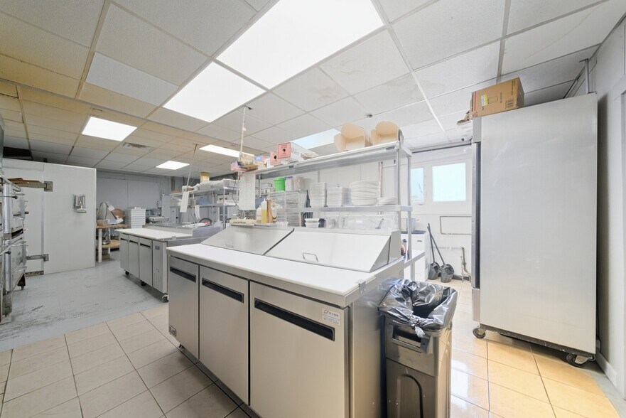 More Photos Of 7455 W Irving Park Rd, Chicago Freestanding For Sale