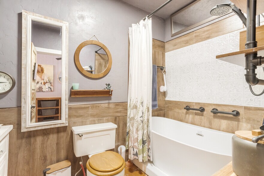 More Photos Of 40 Main St, Bisbee General Retail For Sale