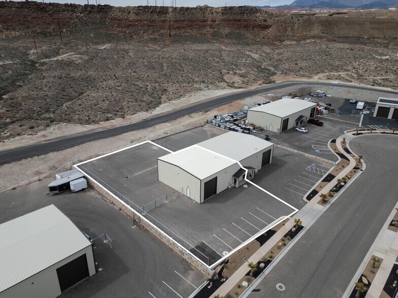 Primary Photo Of 692 S 5725 W, Hurricane Warehouse For Lease