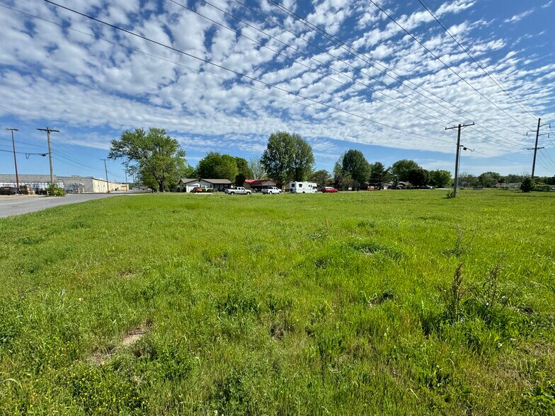 More Photos Of 205 Mimosa Ln, Tahlequah General Retail For Sale