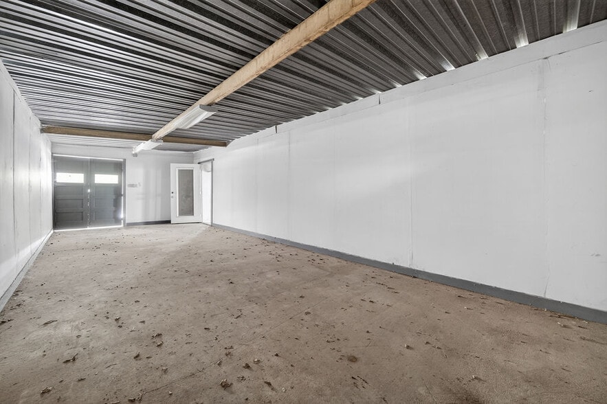 More Photos Of 905 Ruiz St, San Antonio Storefront For Sale