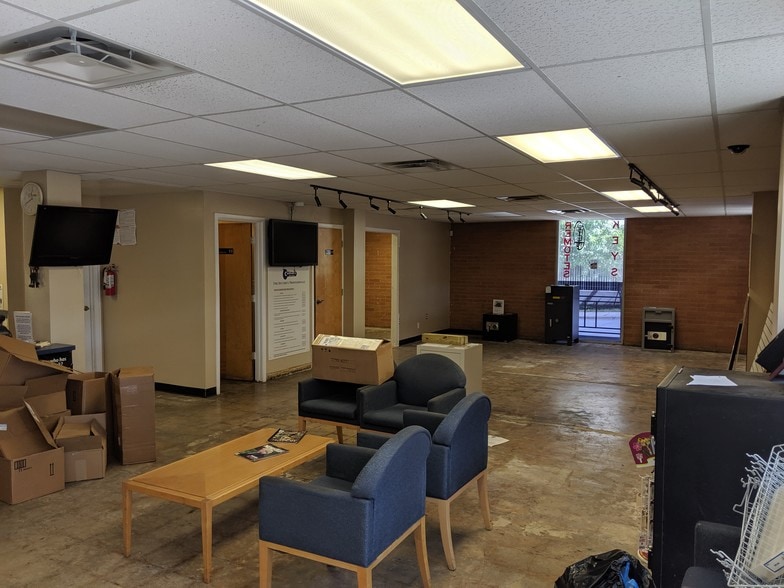 More Photos Of 2908 N Interstate 35, Austin Storefront Retail Office For Lease