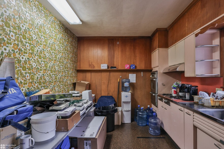 More Photos Of 419-437 W Emaus ave, Allentown General Retail For Sale