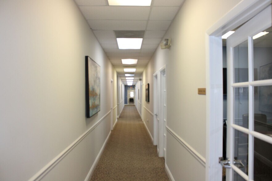 More Photos Of 4175 Woodlands Pky, Palm Harbor Coworking Space