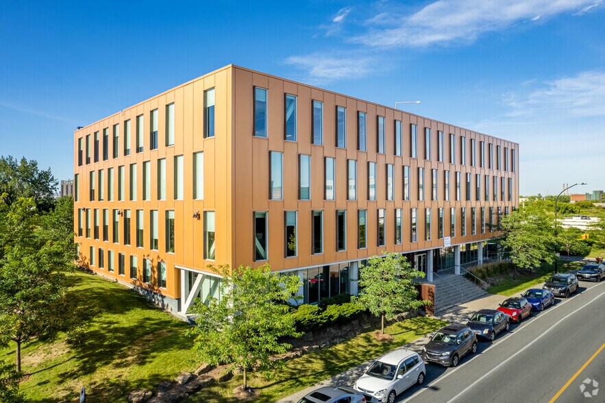 More Photos Of 2600 Rue William Tremblay, Montréal Unknown For Lease