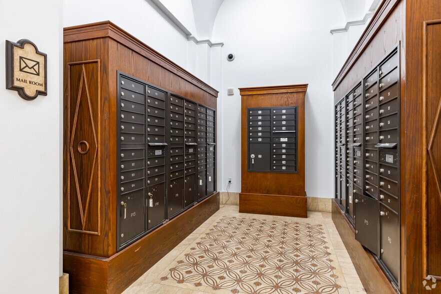 More Photos Of 2121 S Hiawassee Rd, Orlando Apartments For Lease