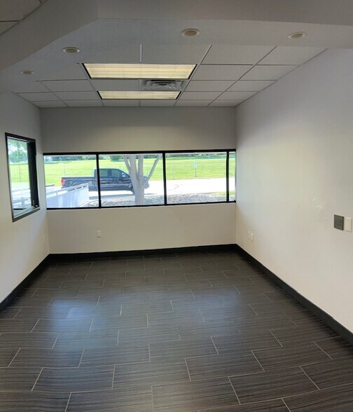 More Photos Of 2985 S Ridge Rd, Green Bay Medical For Lease