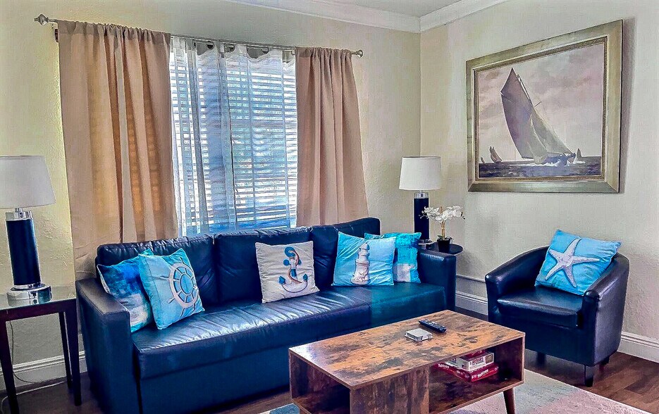 More Photos Of 2625 NE 13th Ct, Fort Lauderdale Apartments For Sale