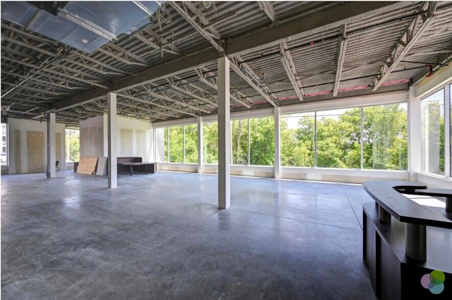 More Photos Of 794 Boul Du Cure-Labelle, Blainville Storefront Retail Office For Sale