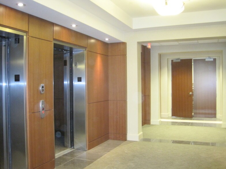 More Photos Of 1485 Jesse Jewell Pky, Gainesville Medical For Lease