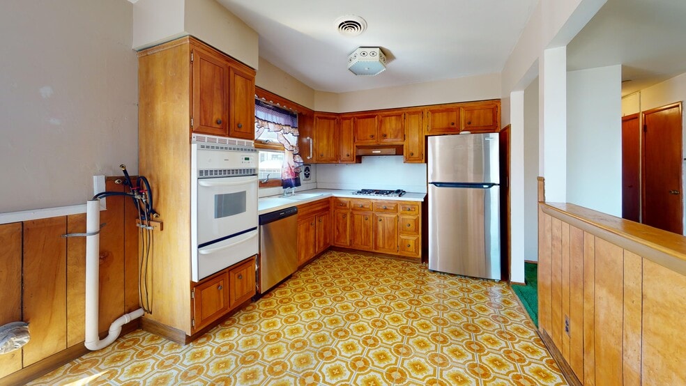 More Photos Of 1039 Richmond Rd, Staten Island Medical For Sale