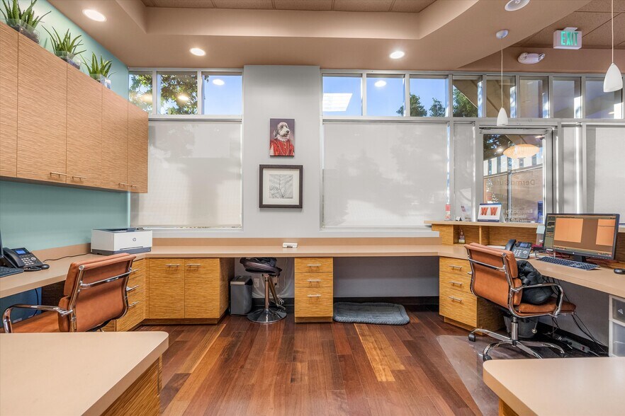 More Photos Of 27871 Smyth Dr, Santa Clarita Medical For Sale