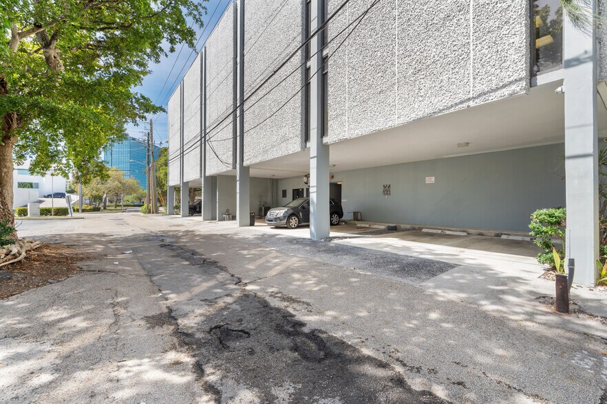 More Photos Of 5100 N Federal Hwy, Fort Lauderdale Office For Sale