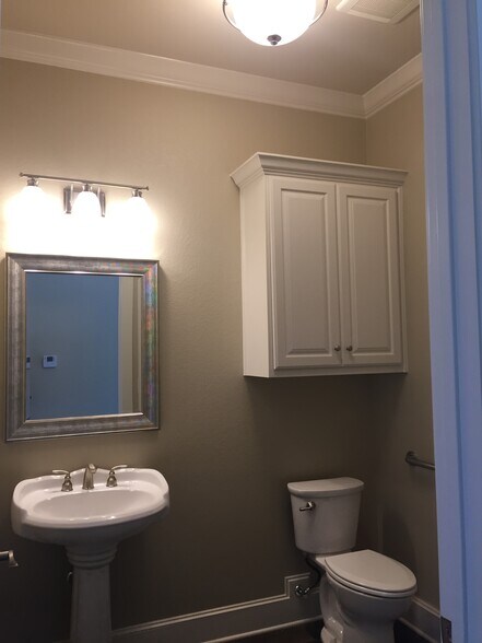 More Photos Of 6713 Old Jacksonville Hwy, Tyler Office For Lease