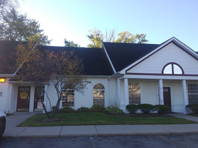 Primary Photo Of 23332 Orchard Lake Rd, Farmington Hills Office For Lease