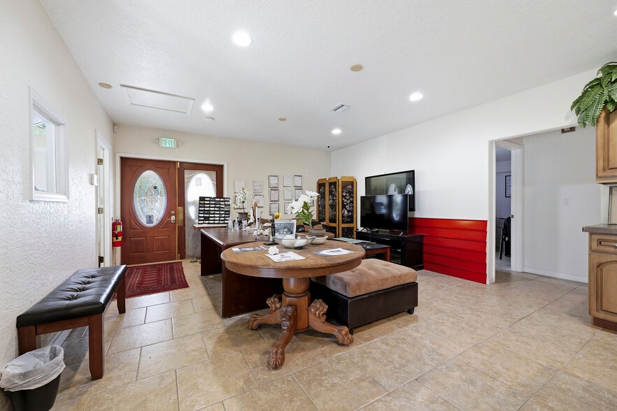 More Photos Of 3526 Ellis Ln, Mims Freestanding For Sale