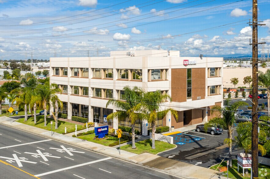 More Photos Of 303 W Katella Ave, Orange Medical For Lease